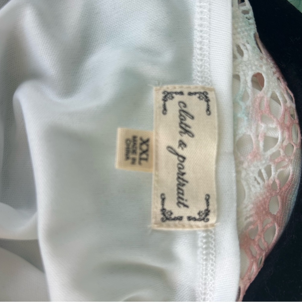 Mint Green Sleeveless Dress with White and Pink Patterns - Picture 3 of 6